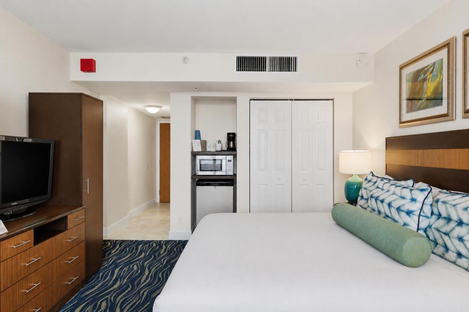 Standard Room 1 King Bed Intracoastal or Inside View